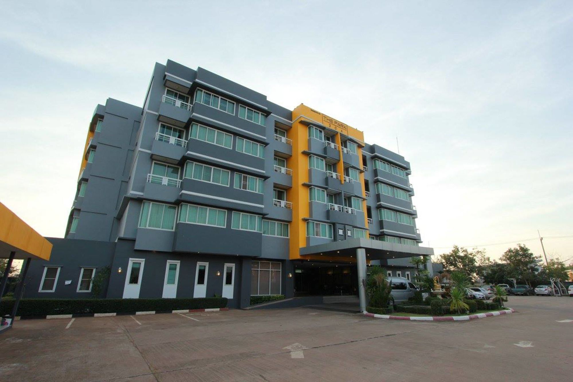The Park 304 Executive Serviced Apartment Si Maha Phot Exteriér fotografie